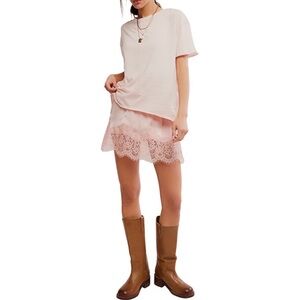 Free People
Nina Short Sleeve Raw Edge Crew Neck Boxy Tee Shirt -S